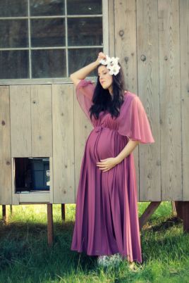 maternity maxi dress and flowers in hair