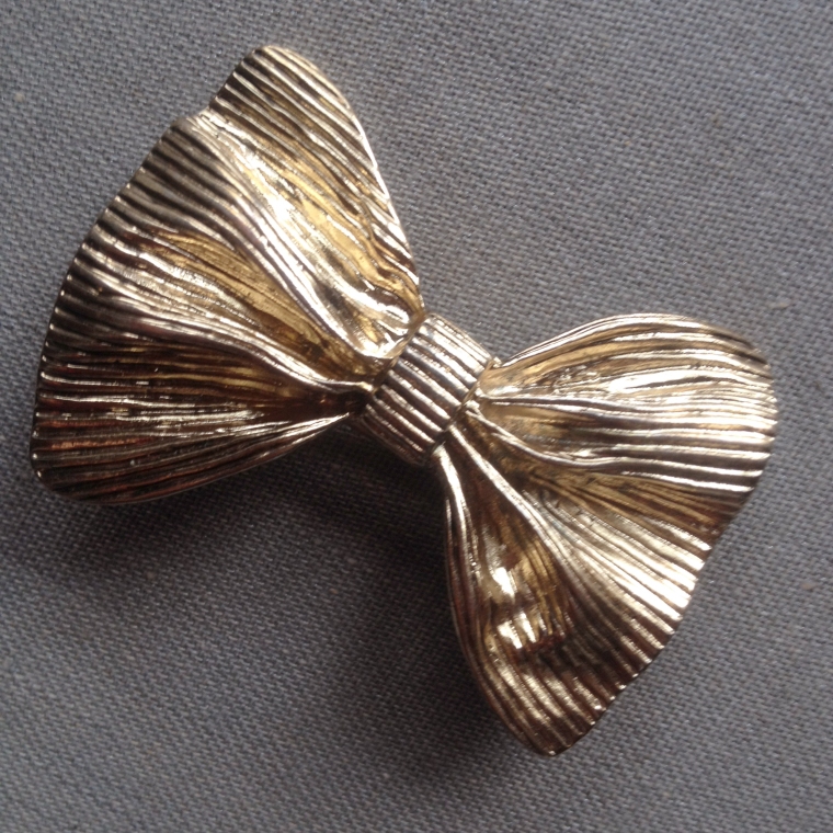 Shaped by Style giveaway | Bow brooch