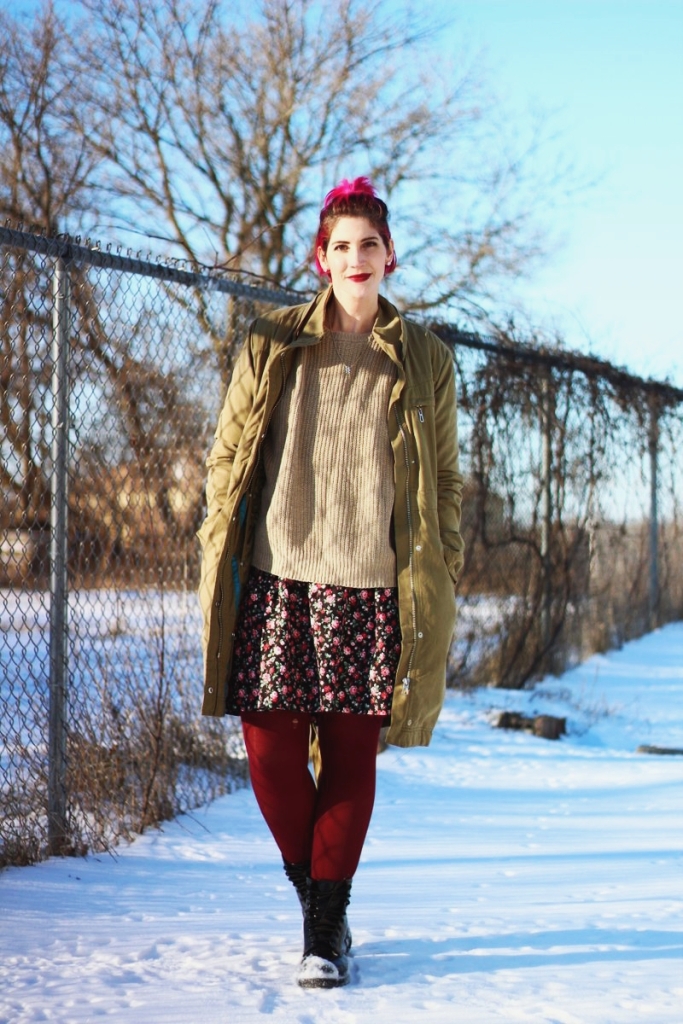 floral-dress-beige-sweater-maroon-tights-winter-outfit-01