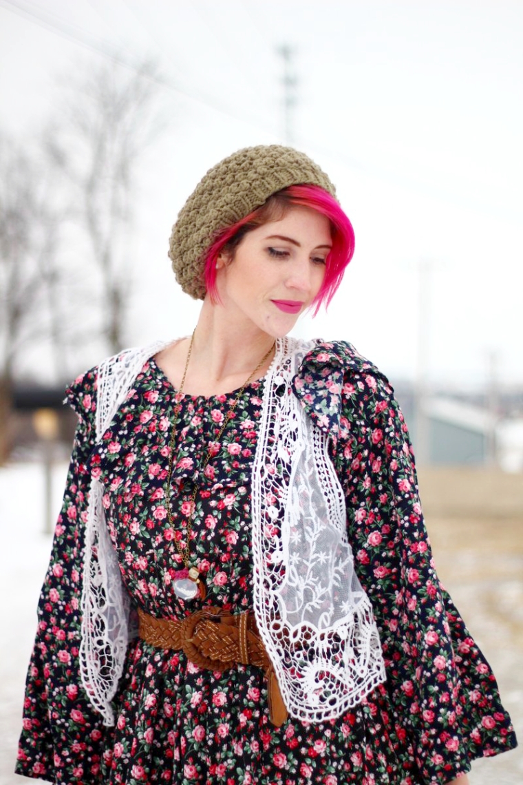 floral-dress-vintage-winter-hat-boots-tights-ootd-03